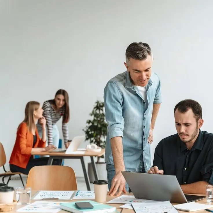 Dashboard platform sprzedażowych pokazujący wyniki aukcji biznesowych